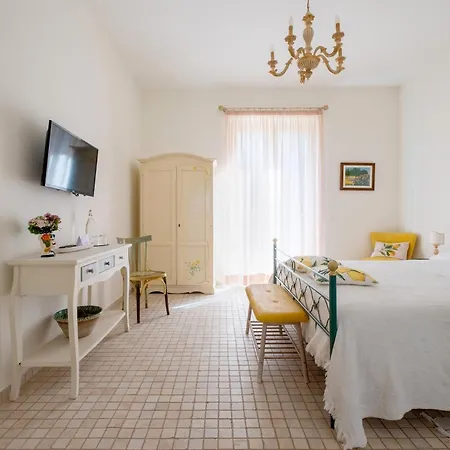 Santa Margherita Farm stay *